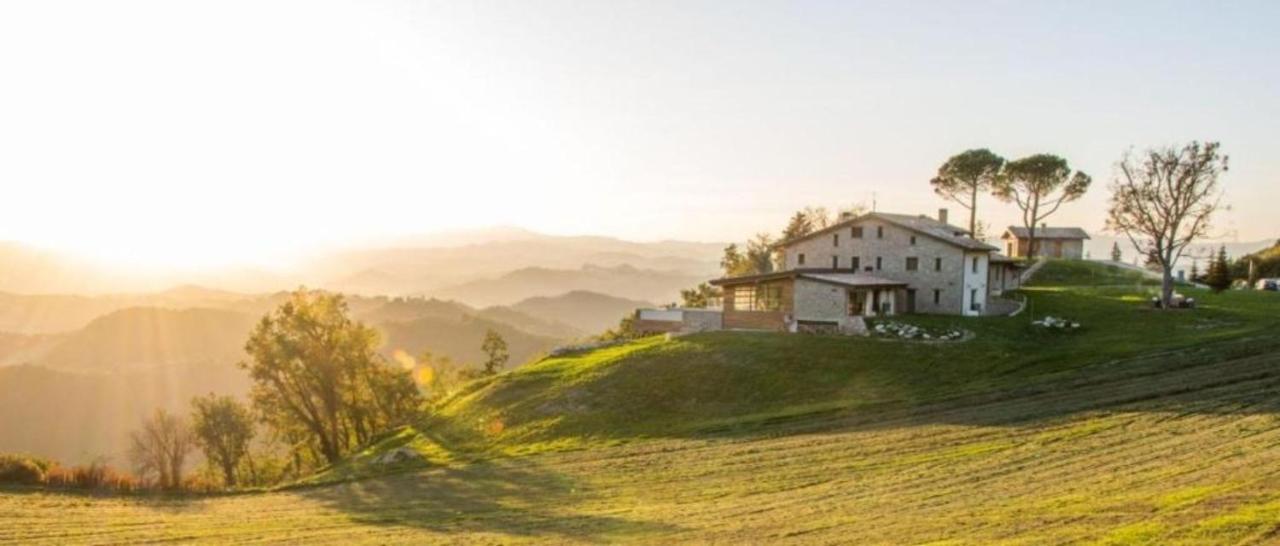 Aura Relais Hotel Urbino Bagian luar foto