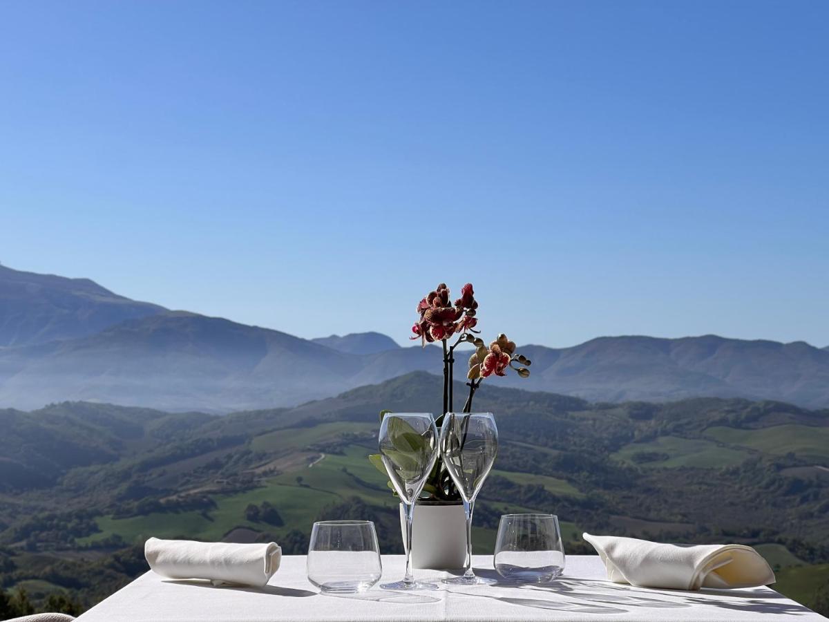 Aura Relais Hotel Urbino Bagian luar foto
