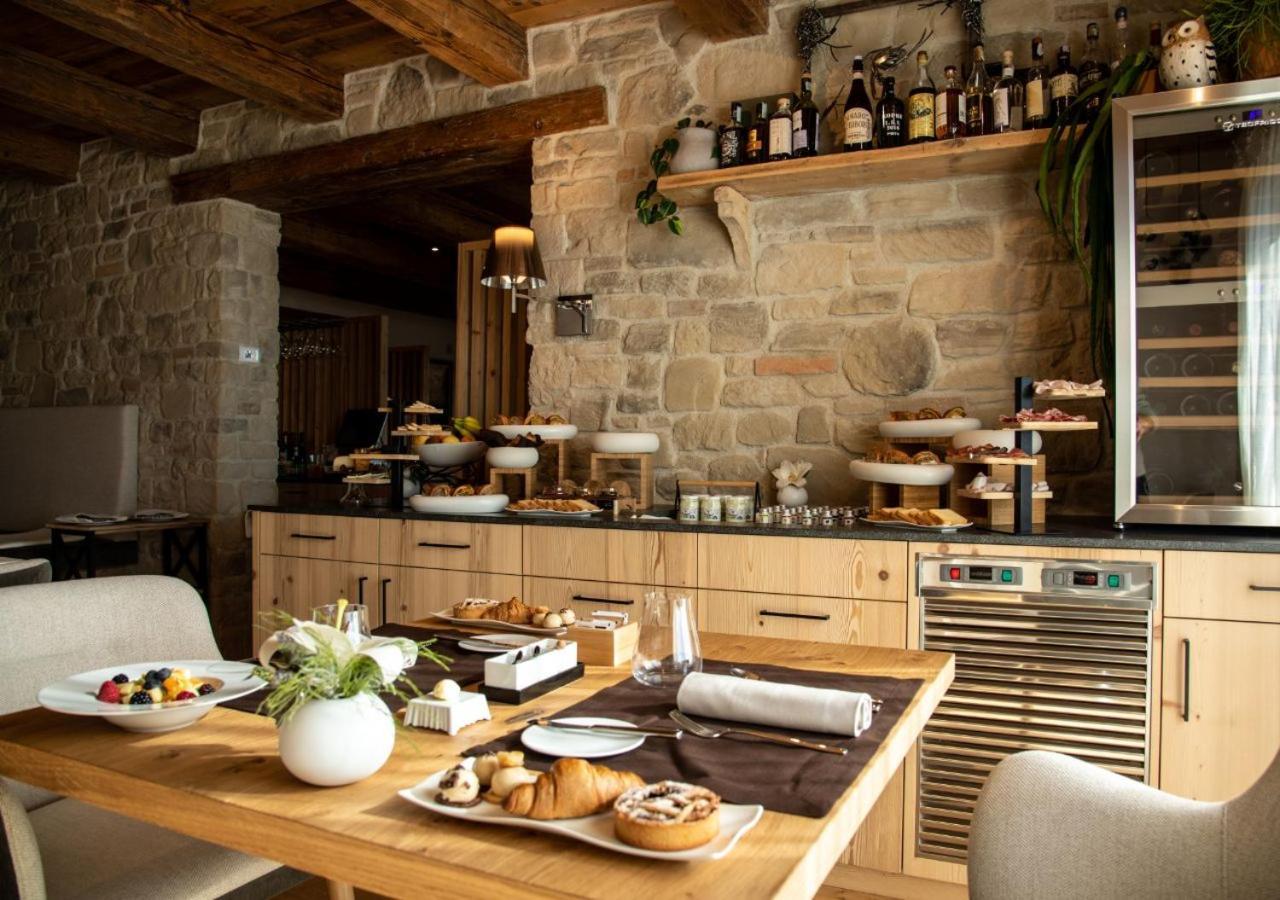 Aura Relais Hotel Urbino Bagian luar foto