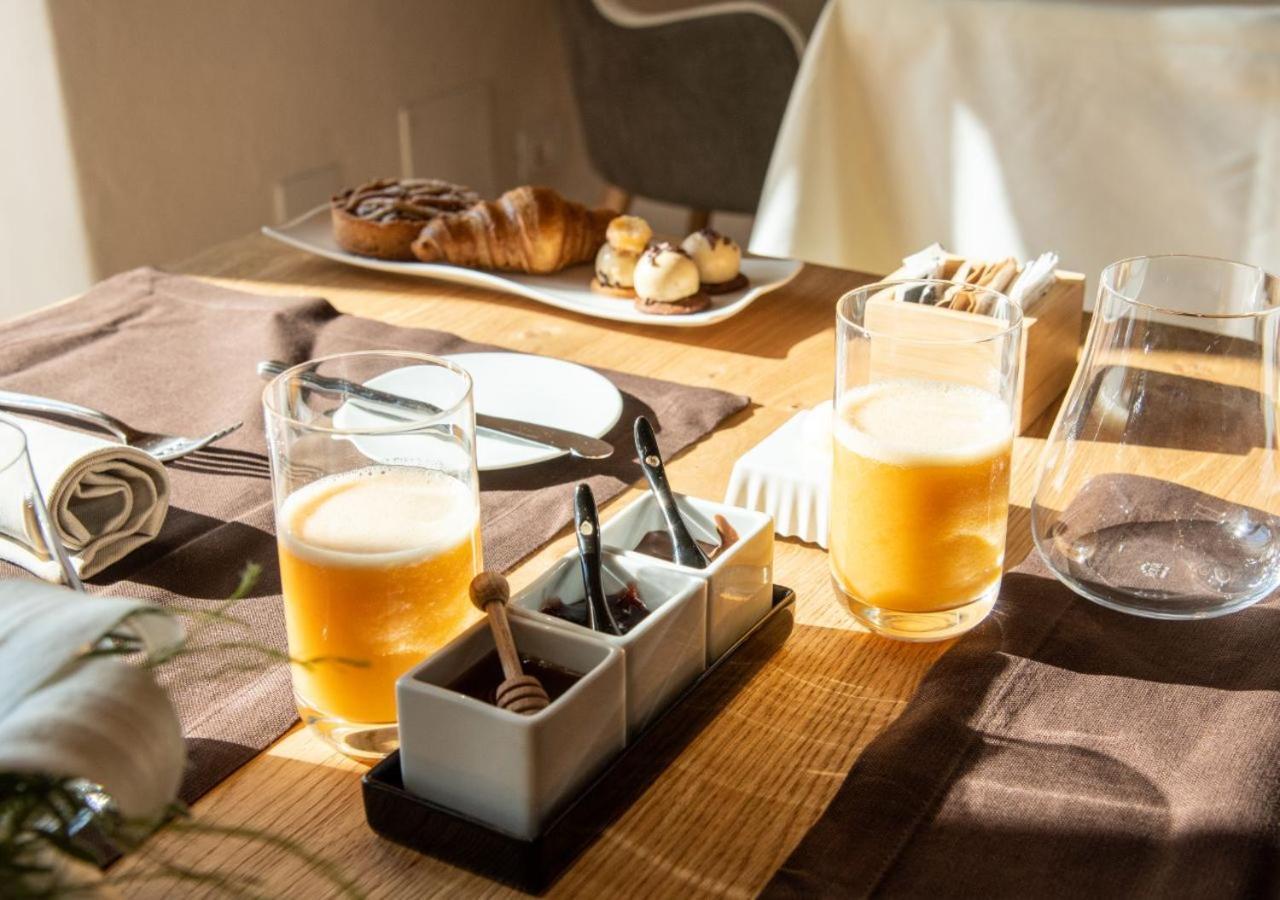 Aura Relais Hotel Urbino Bagian luar foto