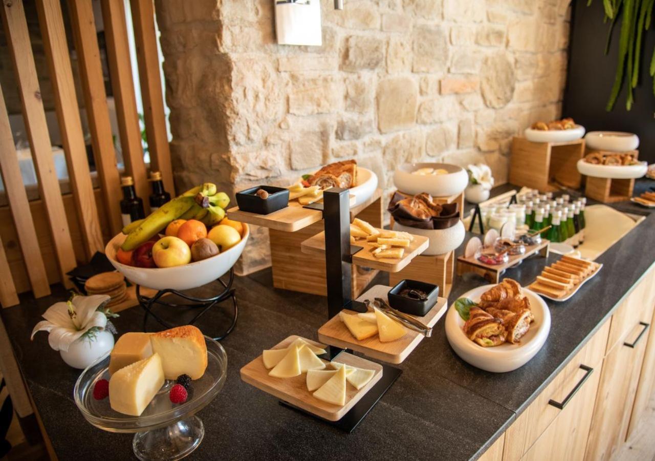 Aura Relais Hotel Urbino Bagian luar foto