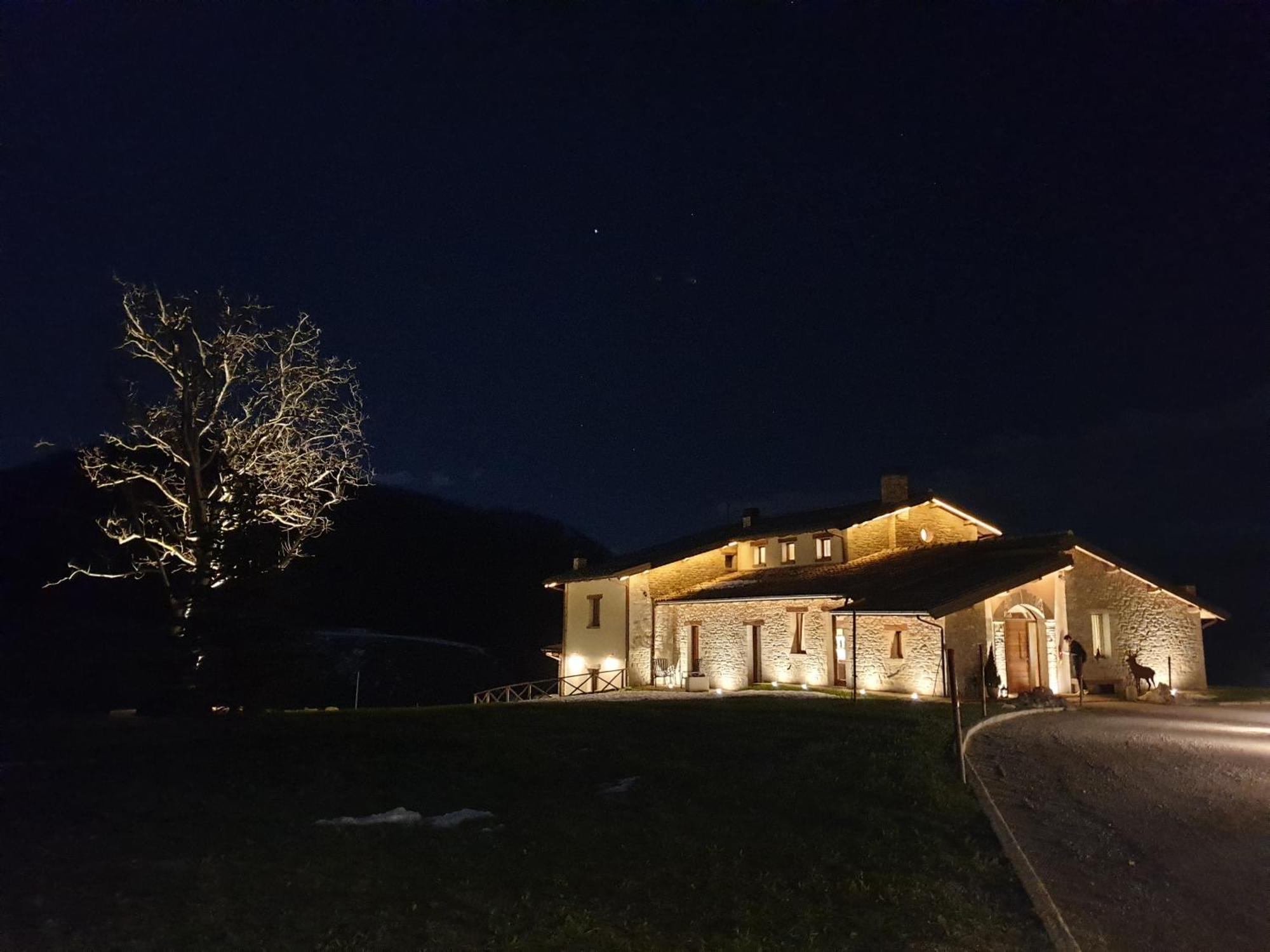 Aura Relais Hotel Urbino Bagian luar foto