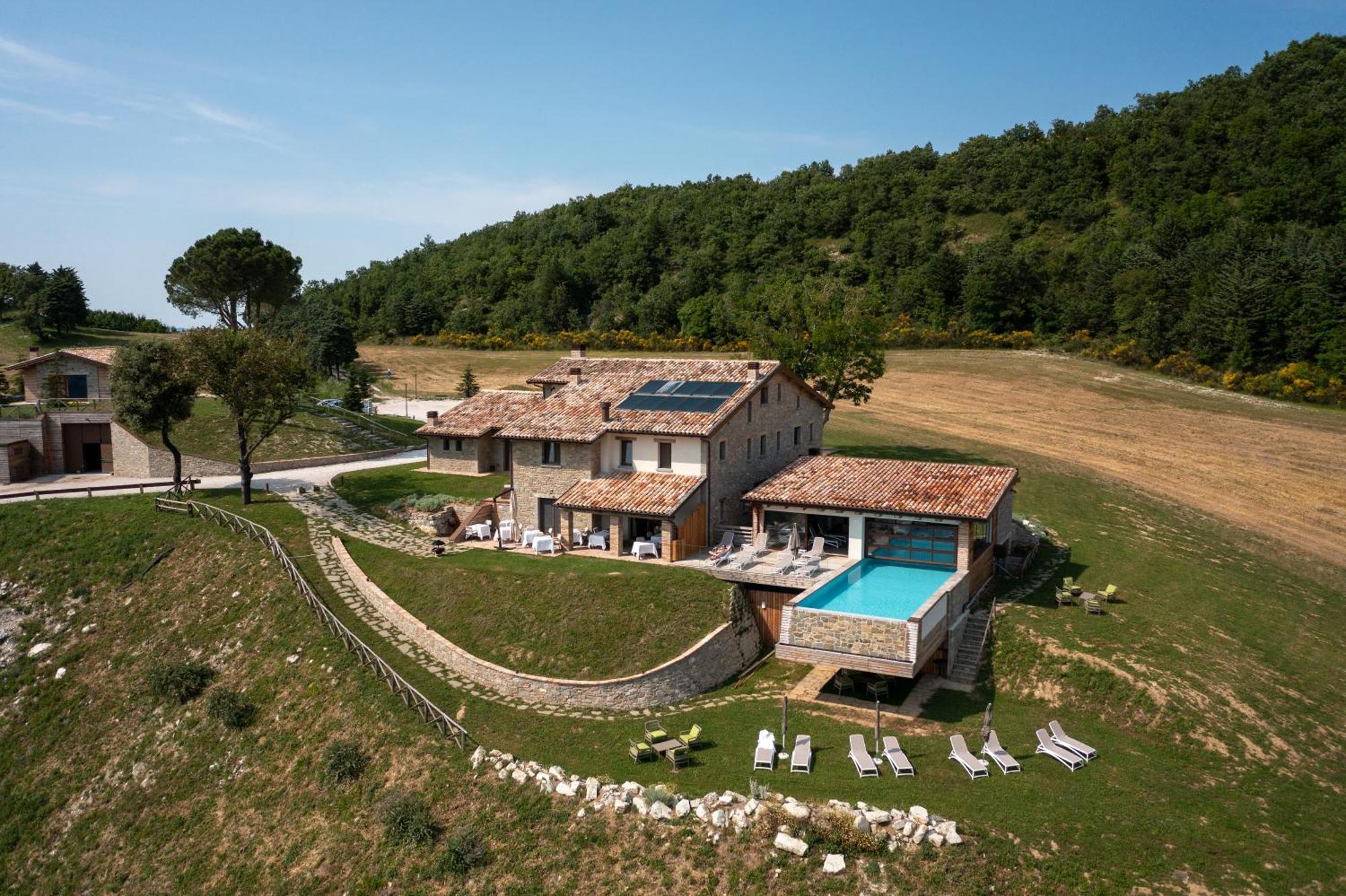 Aura Relais Hotel Urbino Bagian luar foto