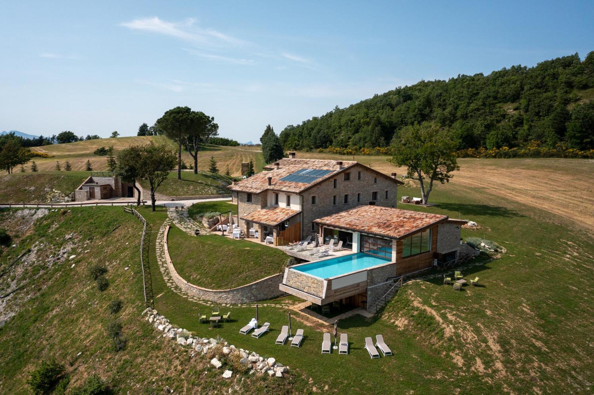 Aura Relais Hotel Urbino Bagian luar foto