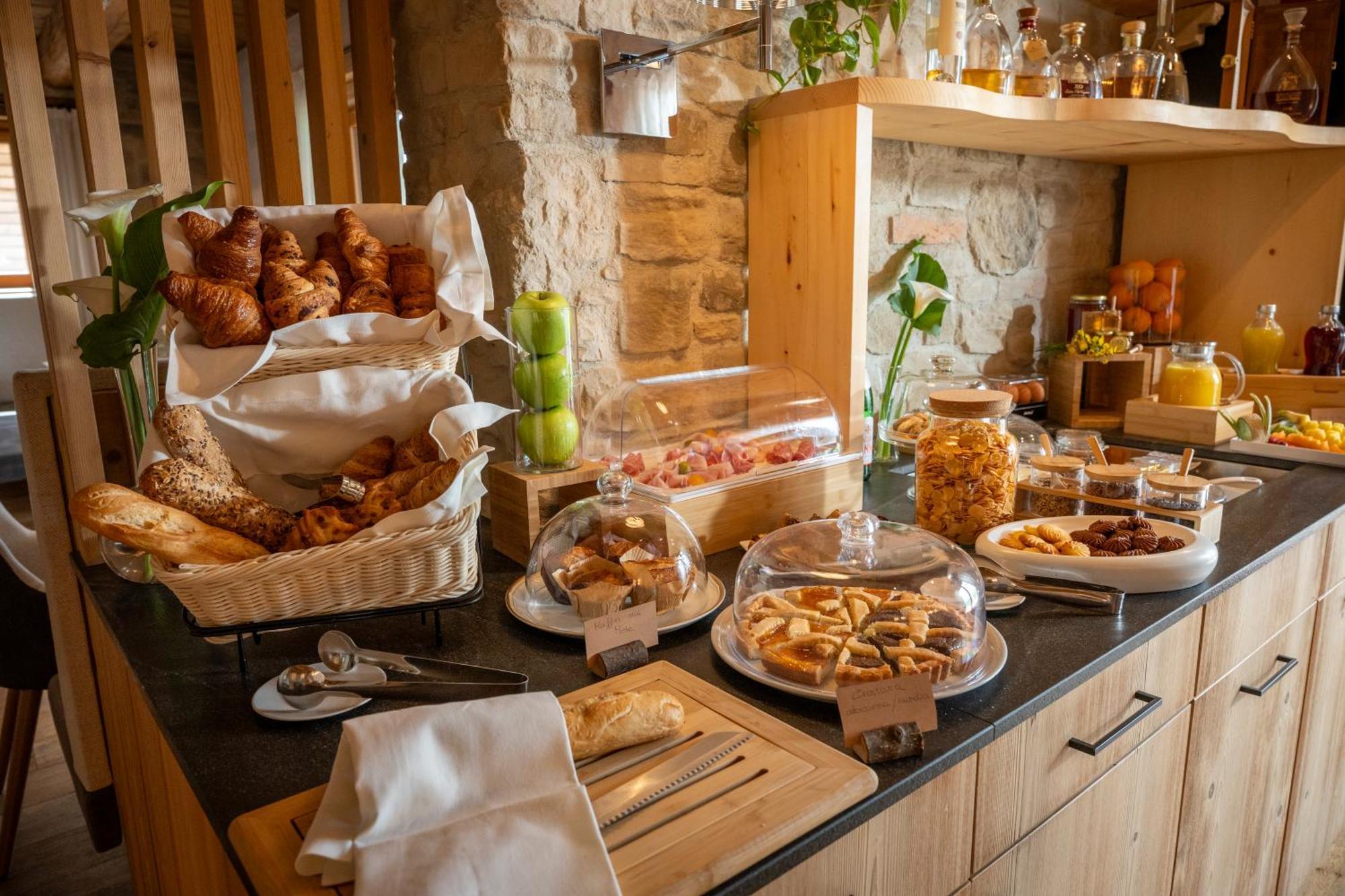 Aura Relais Hotel Urbino Bagian luar foto