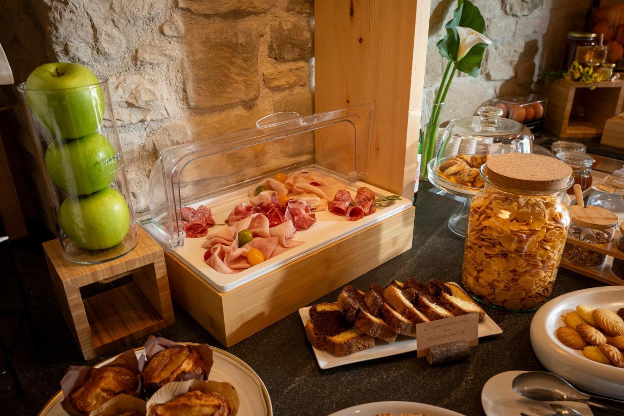 Aura Relais Hotel Urbino Bagian luar foto
