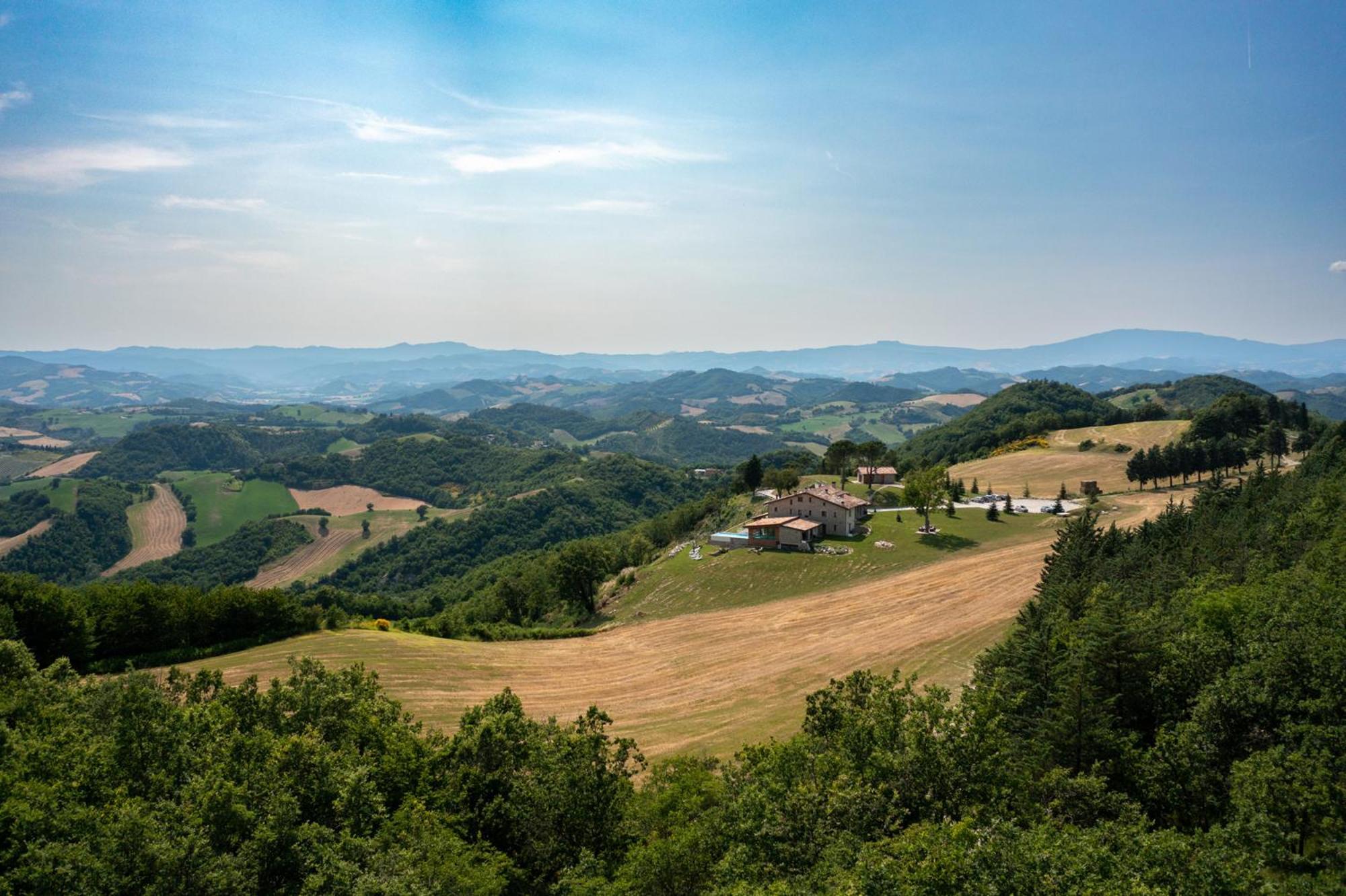 Aura Relais Hotel Urbino Bagian luar foto