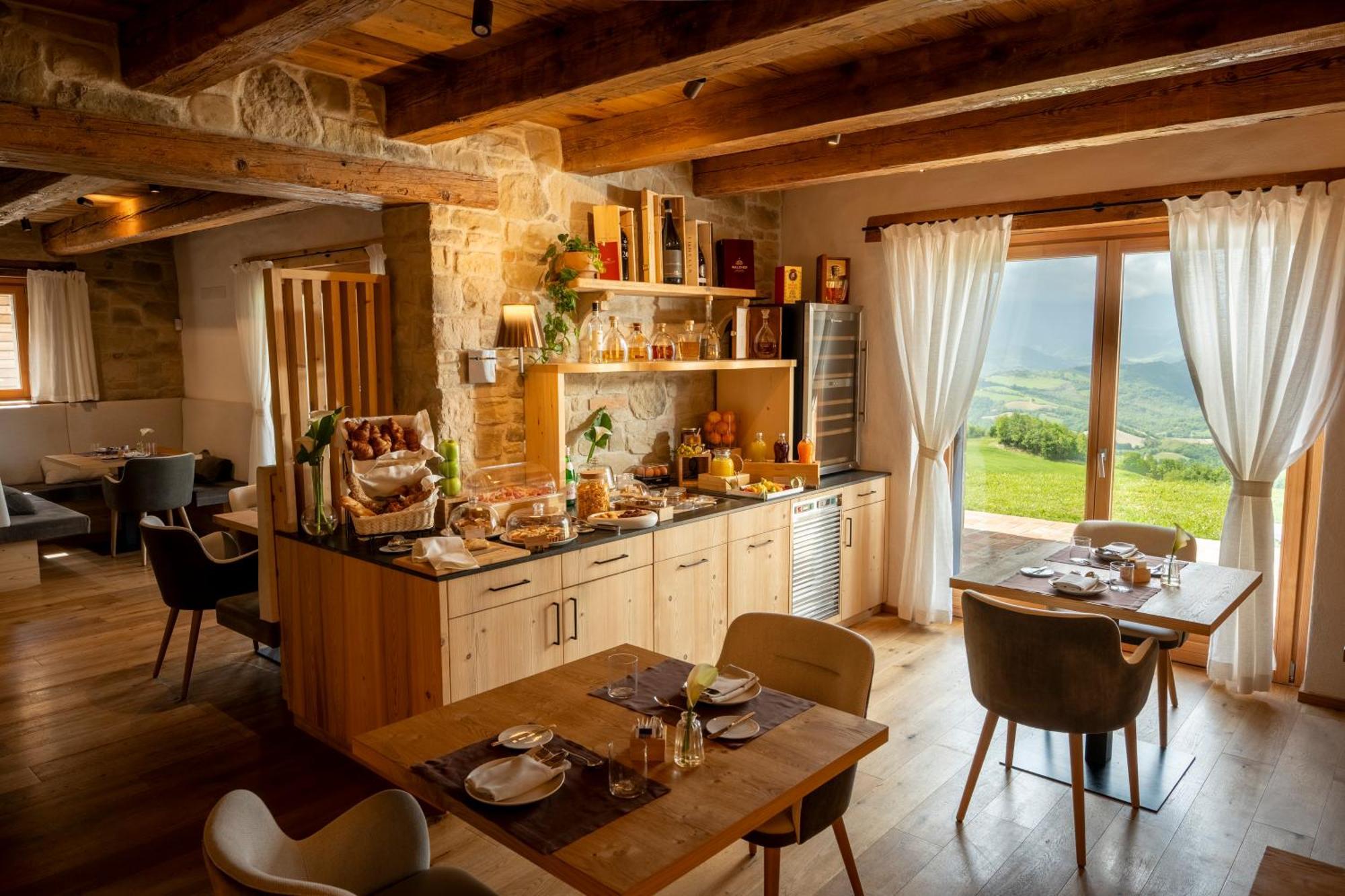 Aura Relais Hotel Urbino Bagian luar foto